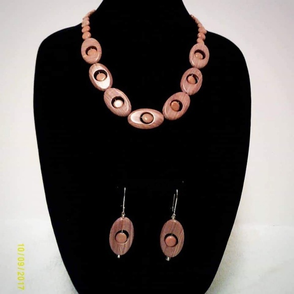 Jewelry - NECKLACE EARRINGS SET